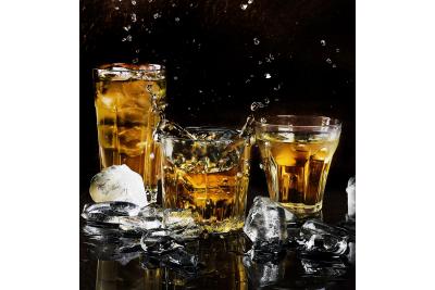 Experimenteaza calitatea in diferite combinatii. Afla cu ce se poate bea un whisky