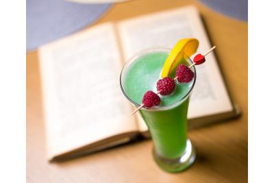 Absint, bautura controversata care iti ofera experiente unice. Totul despre „zana verde”!