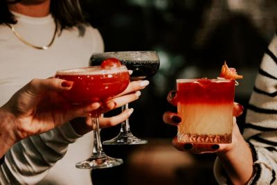 Top cocktailuri pe care merită să le încerci măcar o dată în viață 