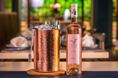 Bucura-te din plin de aromele Transilvaniei! Ce vin Liliac sa bei, in functie de mancarea pe care o consumi