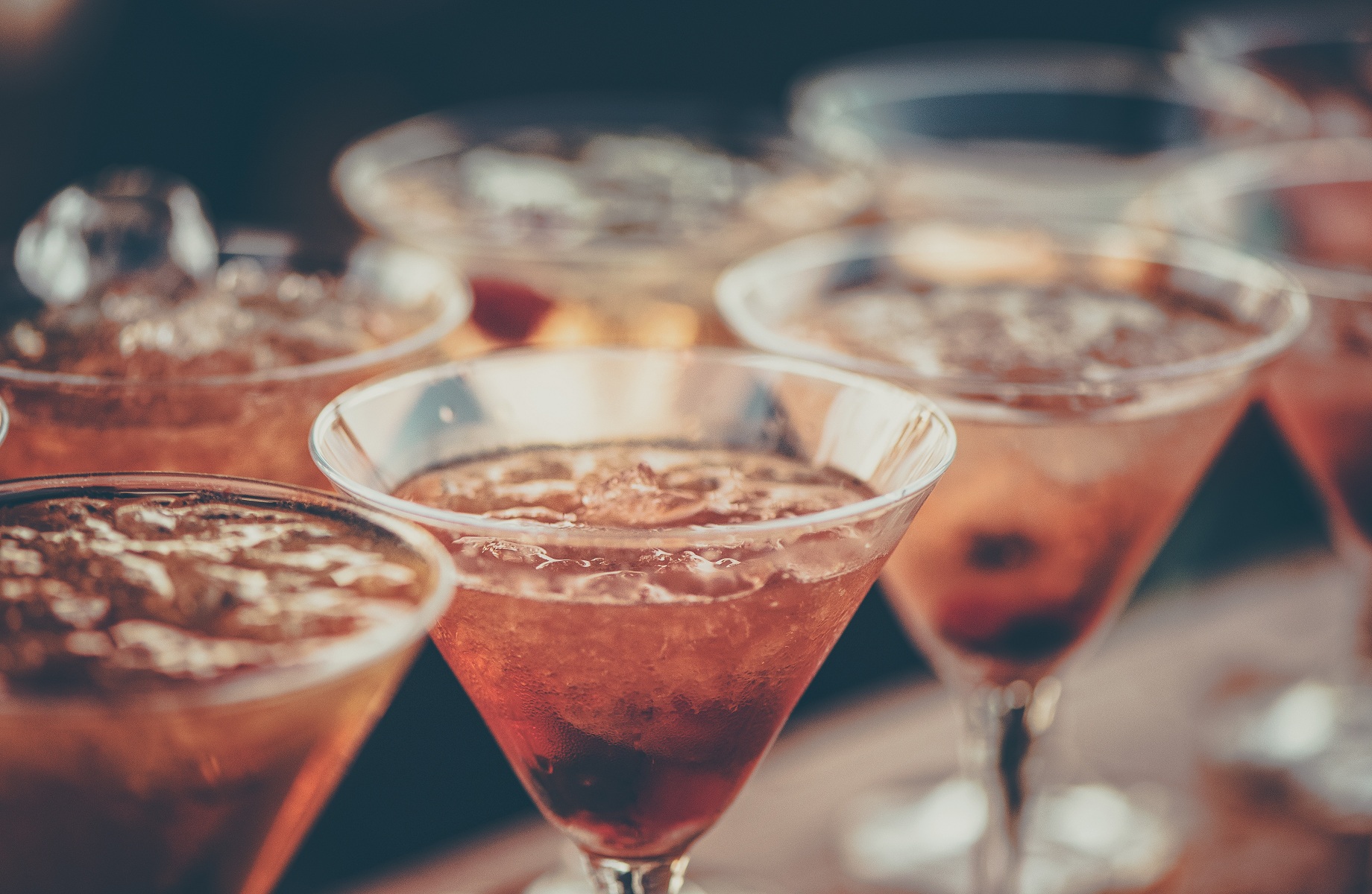 Surprinde-ti invitatii si intampina Sarbatorile Pascale cu cateva idei de cocktail-uri!